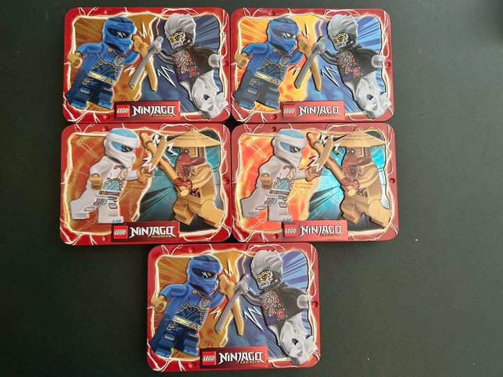Lego ninjago metalen doosjes met 2 minifiguren, Kinderen en Baby's, Speelgoed | Duplo en Lego, Zo goed als nieuw, Ophalen of Verzenden