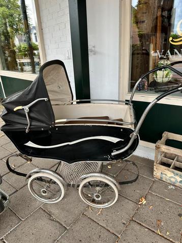 Antieke Kinderwagen Jaren 60 - Opknapper beschikbaar voor biedingen