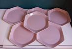 Zalmroze zeshoekige diner borden Ikea, Overige materialen, Ophalen of Verzenden, Zo goed als nieuw, Bord(en)