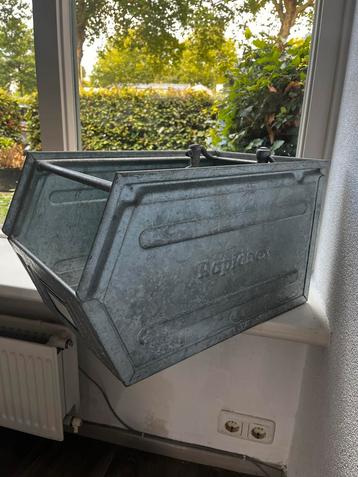 Zinken Stapelbak / Opbergbak beschikbaar voor biedingen
