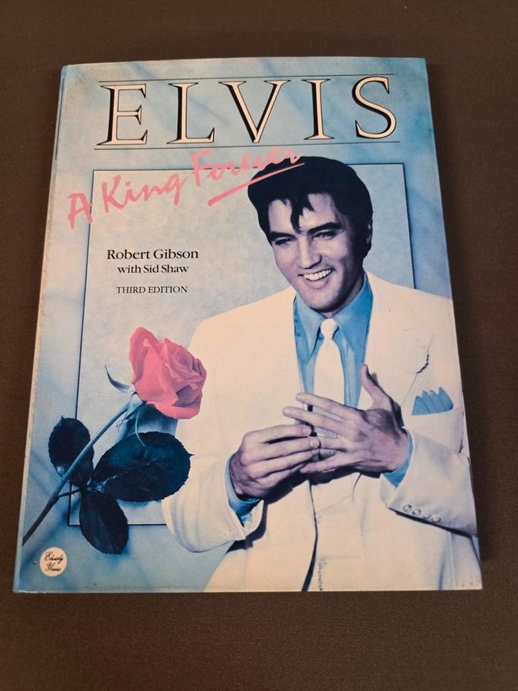 Elvis: A King Forever - Robert Gibson boek, Boeken, Biografieën, Zo goed als nieuw, Film, Tv en Media, Ophalen of Verzenden
