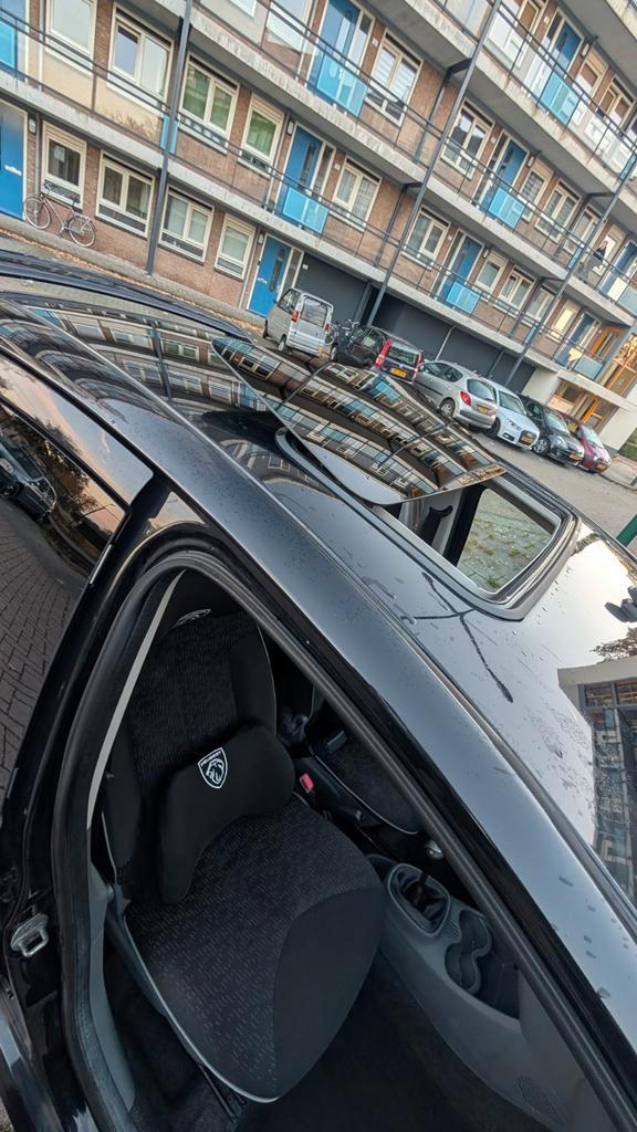 Peugeot 107 1.0 12V 5DR 2011 Zwart, Auto's, Peugeot, Particulier, Benzine, A, Hatchback, Handgeschakeld, Origineel Nederlands