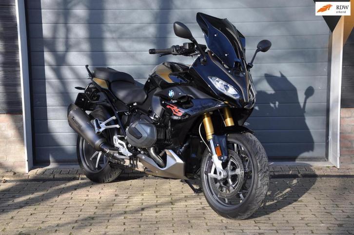 BMW R 1250 RS Alle opties NL motor Akrapovic, Motoren, Motoren | BMW, Bedrijf, Sport, meer dan 35 kW, ABS, Cruise Control, Handvatverwarming
