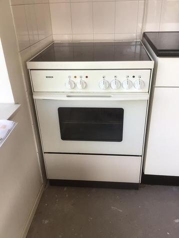 BOSCH vrijstaand keramisch fornuis met oven KOOPJE beschikbaar voor biedingen
