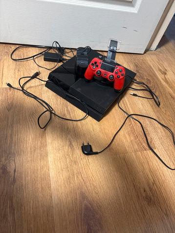 PS4 500GB met Rode Controller en 2x Oplaadstation beschikbaar voor biedingen