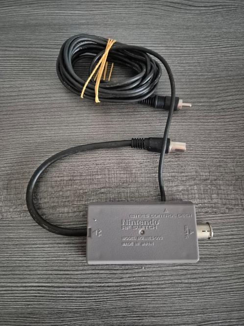 Nintendo RF Switch NES-003 – origineel Made in Japan, Spelcomputers en Games, Spelcomputers | Nintendo Consoles | Accessoires