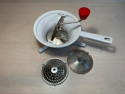 Moulinex passeerzeef roerzeef met drie schijven, Huis en Inrichting, Keuken | Keukenbenodigdheden, Zo goed als nieuw, Ophalen of Verzenden