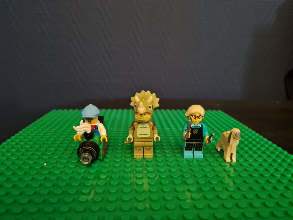 Lego CMF Minifigures, Verzenden