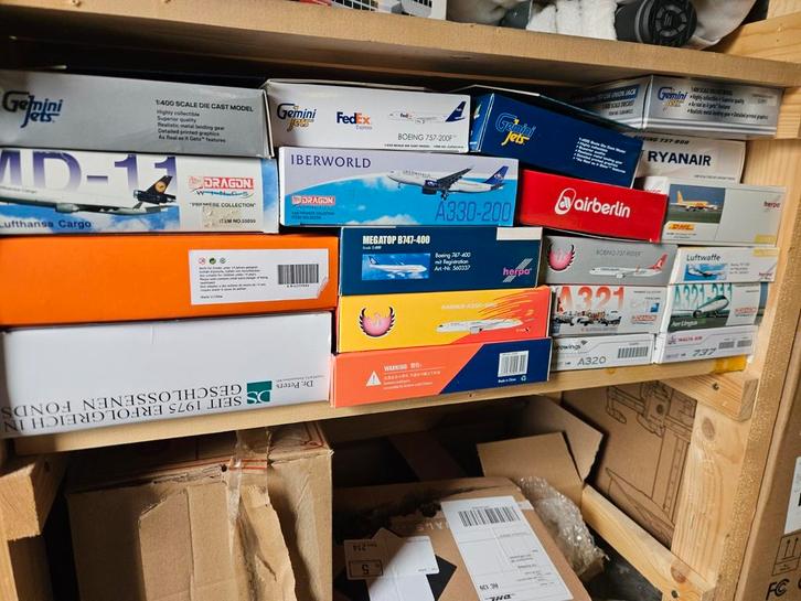 1:400 Vliegtuig schaalmodellen te koop, Hobby en Vrije tijd, Modelbouw | Vliegtuigen en Helikopters, Zo goed als nieuw, Vliegtuig