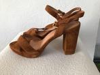 Manfield sandalen mt 42 hoge hak nieuw bruin, Ophalen, Bruin, Nieuw, Sandalen of Muiltjes