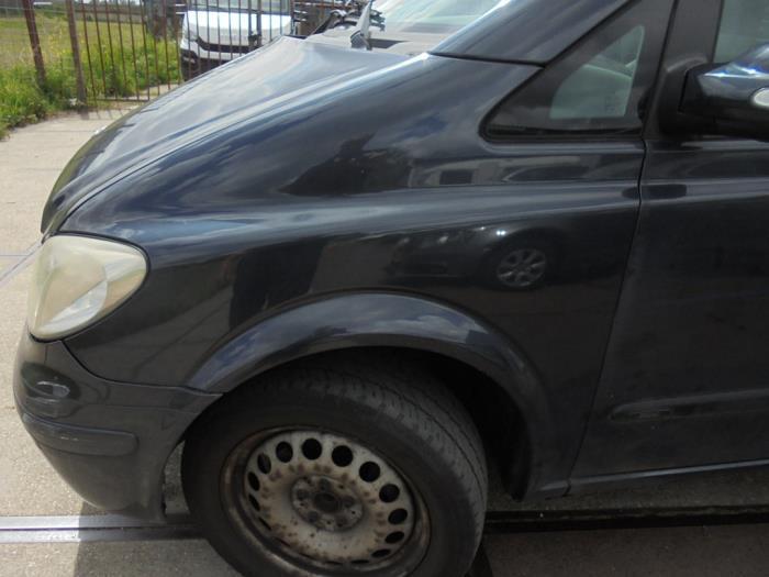 Scherm links-voor van een Mercedes Viano (9154), Auto-onderdelen, Carrosserie en Plaatwerk, Mercedes-Benz, Gebruikt, 3 maanden garantie
