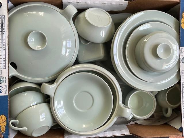 Goedewaagen celadon 'compleet' servies aardewerk, 84 delen, Ophalen