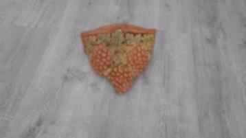 Stenen wanddecoratie beschikbaar voor biedingen