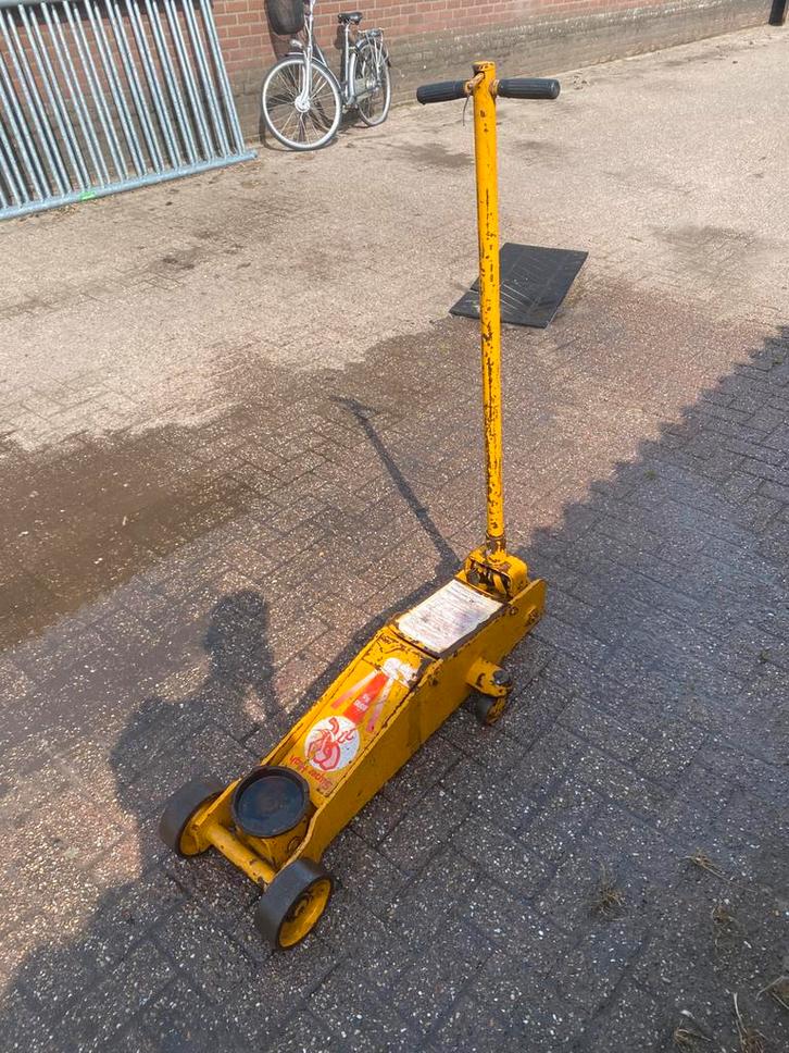 Professionele 8 ton garage krik!, Auto diversen, Krikken, Zo goed als nieuw, Garagekrik, Hydraulisch, Ophalen
