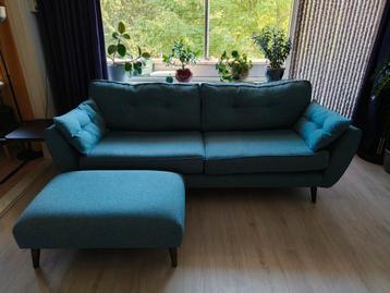 Gratis 3 zits blauwe stoffen bank met hocker 