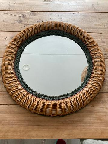 Rotan Spiegel - Ronde Vorm beschikbaar voor biedingen