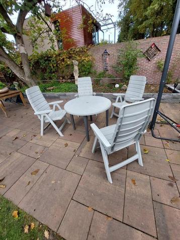 tuinmeubelen beschikbaar voor biedingen