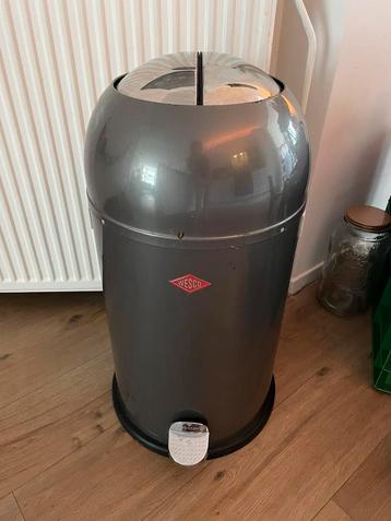 Wesco prullenbak beschikbaar voor biedingen