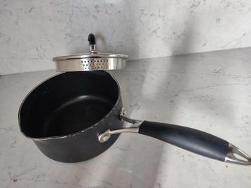 John Lewis small pan Ø17 cm with lid beschikbaar voor biedingen