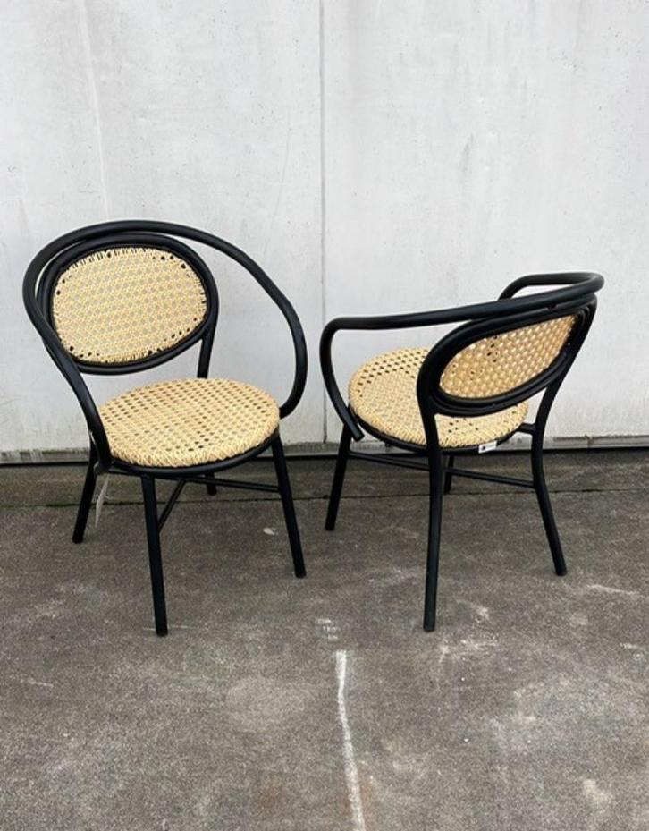 2 stuks leuke bistro café terrasstoelen, stapelbaar, Huis en Inrichting, Stoelen, Nieuw, Twee, Kunststof, Metaal, Riet of Rotan