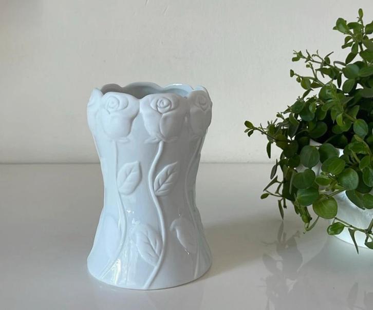 Ritzenhoff & breker wit rozen vaasje, Huis en Inrichting, Woonaccessoires | Vazen, Zo goed als nieuw, Wit, Minder dan 50 cm, Aardewerk of Porselein