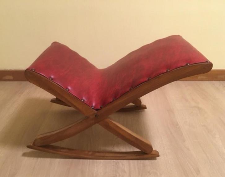 Voetenbankje bordeaux simileder (vintage), Huis en Inrichting, Banken | Voetenbanken en Poefen, Gebruikt, Minder dan 50 cm, 50 tot 75 cm