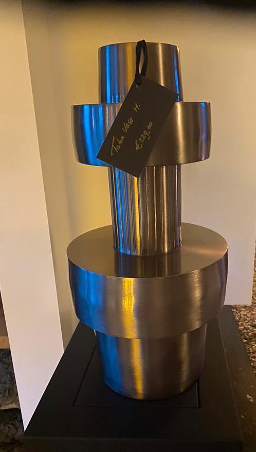 Aluminium vaas 'Toba', Huis en Inrichting, Woonaccessoires | Vazen, Nieuw, Overige kleuren, Minder dan 50 cm, Overige materialen