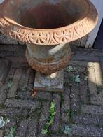 2 zware gietijzeren tuinvazen, Antiek en Kunst, Curiosa en Brocante, Ophalen