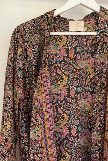 Prachtige Kimono Blouse XS/S/M met goud print beschikbaar voor biedingen