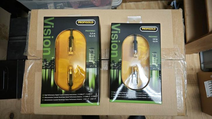 Satelliet materialen, koppen, switches, enz, Audio, Tv en Foto, Schotelantennes, Zo goed als nieuw, Ophalen