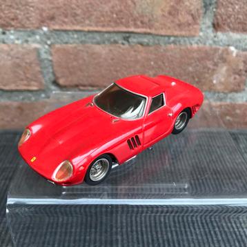 1:43 MAQUETTE ANDRÉ M.RUF FERRARI GTO beschikbaar voor biedingen