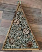 Groot bijenhotel, insectenhotel. Enorme driehoek., Ophalen of Verzenden, Zo goed als nieuw