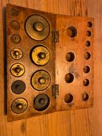 Oude gewichtjes in houten doos, Ophalen of Verzenden