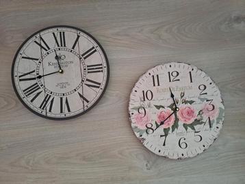 2 wandklokken te koop. beschikbaar voor biedingen