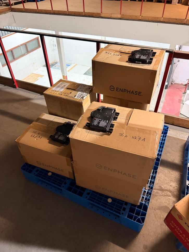 Partij Enphase IQ7+, IQ7A, IQ8+ en IQ8M micro-omvormers, Antiek en Kunst, Antiek | Bestek, Ophalen of Verzenden