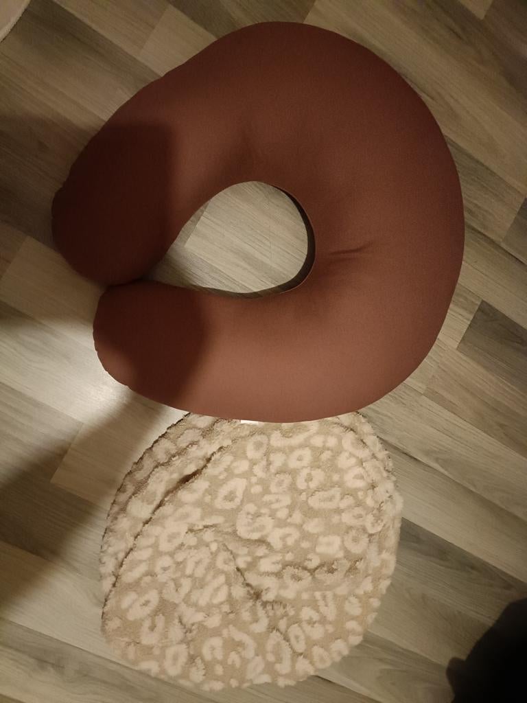 Voedingskussen met hoes - Newborn donut kussen, Ophalen of Verzenden, Zo goed als nieuw, Overige typen