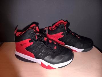 Tarmak Basketbalschoenen Maat 35 - Zo goed als nieuw! beschikbaar voor biedingen