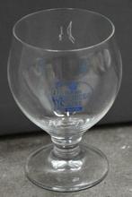 Tripel glas op poot Tilburgs Kruiken bier stad brouwerij, Verzamelen, Glas en Borrelglaasjes, Ophalen of Verzenden, Zo goed als nieuw