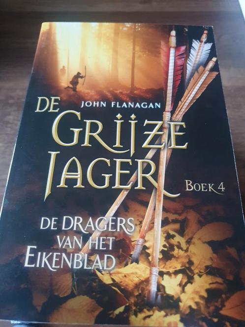 5 boeken de grijze jager, Boeken, Science fiction, Zo goed als nieuw, Ophalen of Verzenden