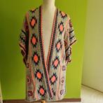 Mooie poncho / vest Ibiza stijl. Beige/felroze/blauw., Ophalen of Verzenden, Nieuw