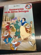 Sneeuwwitje en de Zeven Dwergen - Disney Boekenclub, Ophalen of Verzenden, Gelezen, Sprookjes