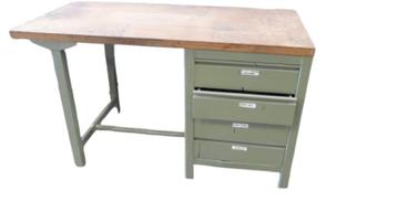 Werkbank met 4 lades	 beschikbaar voor biedingen