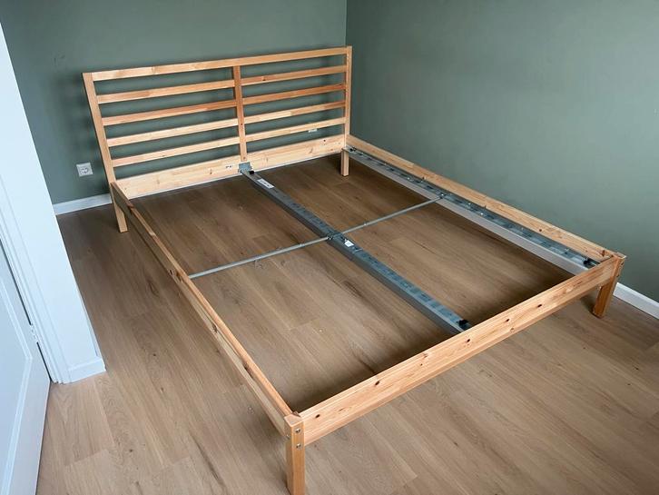 IKEA Tarva Bedframe, Huis en Inrichting, Slaapkamer | Bedden, Zo goed als nieuw, Tweepersoons, 160 cm, 200 cm, Hout, Bruin, Ophalen