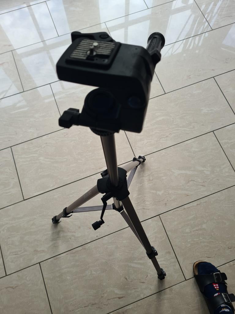 Carena 8002 Statief + Dörr Tas Foto en Video Tripod, Ophalen of Verzenden, Zo goed als nieuw, Minder dan 150 cm, Driepoot