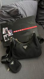 Prada re-edition 2005., Sieraden, Tassen en Uiterlijk, Tassen | Schoudertassen, Ophalen of Verzenden, Zo goed als nieuw, Zwart