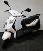 Witte Sym Orbit II bromscooter, Fietsen en Brommers, Scooters | SYM, Ophalen, Zo goed als nieuw, Benzine, Orbit