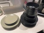 IKEA Borden Set: Groen, Grijs & Kommen, Gebruikt, Keramiek, Ophalen of Verzenden, Bord(en)