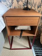2 IKEA bedside tables, chests, in walnut veneer 40x39xm, Huis en Inrichting, Slaapkamer | Nachtkastjes, Ophalen, Zo goed als nieuw