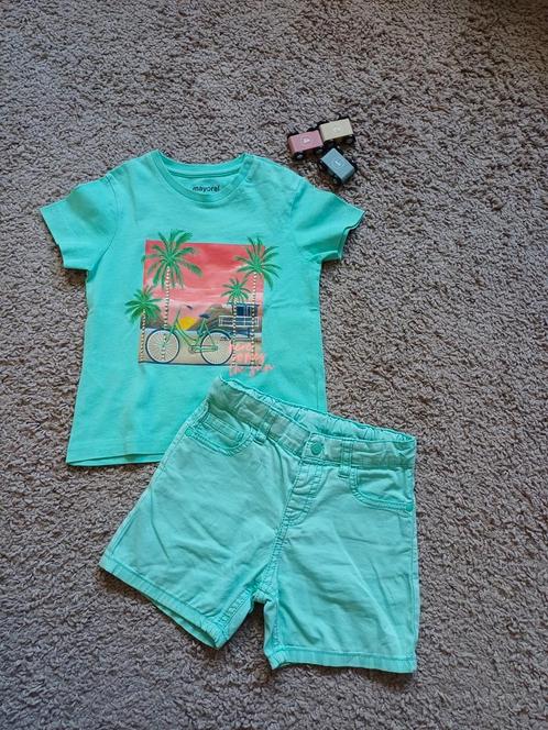 Mayoral 2- delig setje groen met zomerse print maat 86., Kinderen en Baby's, Babykleding | Maat 86, Zo goed als nieuw, Jongetje