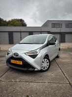 Toyota Aygo X-Fun - Airco/CruiseControl/Bluetooth, Auto's, Voorwielaandrijving, Stof, Zwart, 4 stoelen